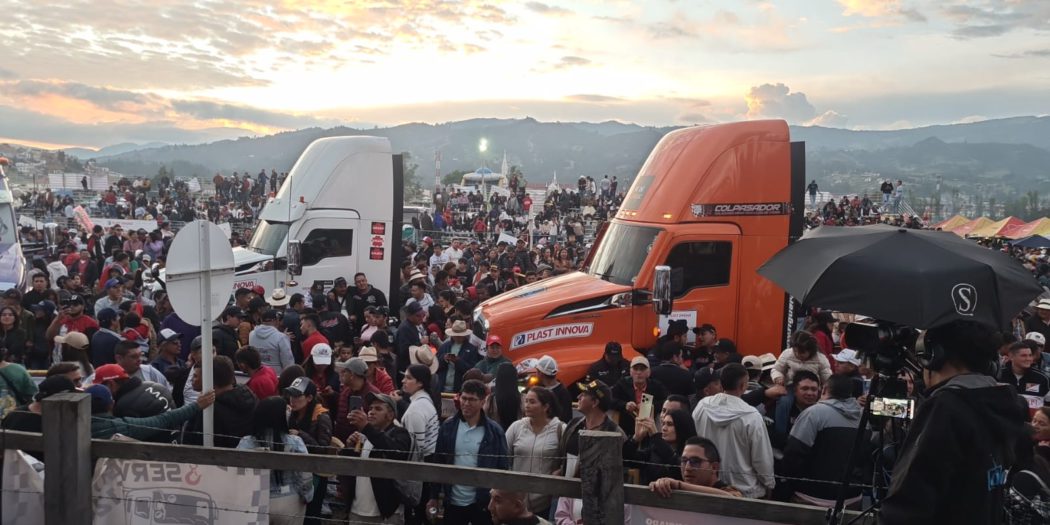 El Concurso de Tractomulas 'Gigantes de Carga' llevado a cabo el pasado fin de semana, 10 y 11 de agosto, en Ubaté, tuvo una inmensa participación de la comunidad.